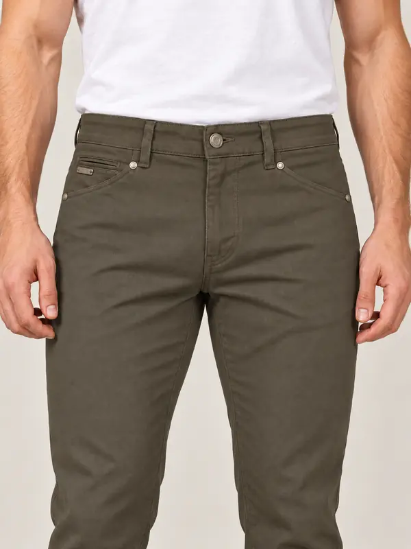 Men’s Olive Pigment-Dyed Stretch Slim Fit Denim-Pocket Chino Pants