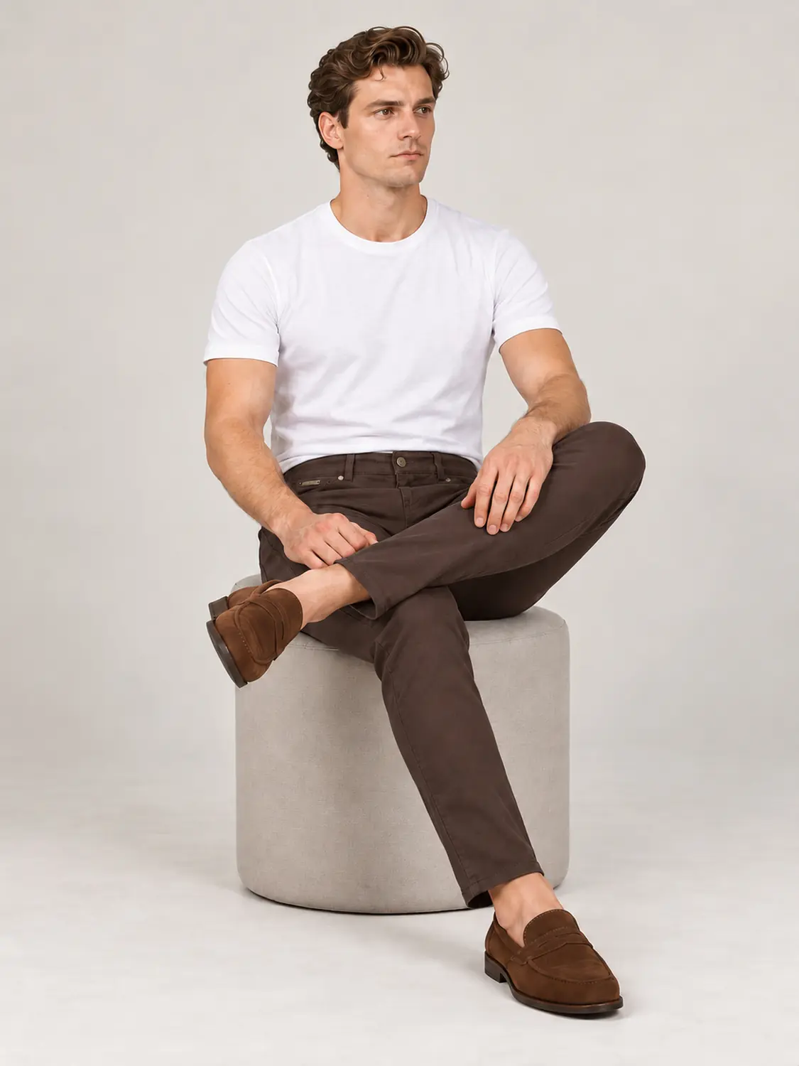 Men’s Brown Pigment-Dyed Stretch Slim Fit Denim-Pocket Chino Pants — view 6